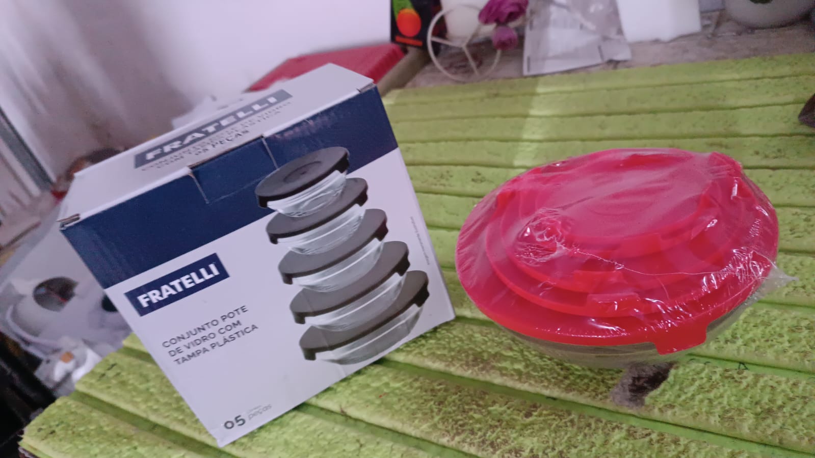 Modern Glass Bowl Set, Mixing / Storage Bowls with Red Lids (5 Pcs Set) Modern Glass Bowl Set, Mixing / Storage Bowls with Red Lids (5 Pcs Set)